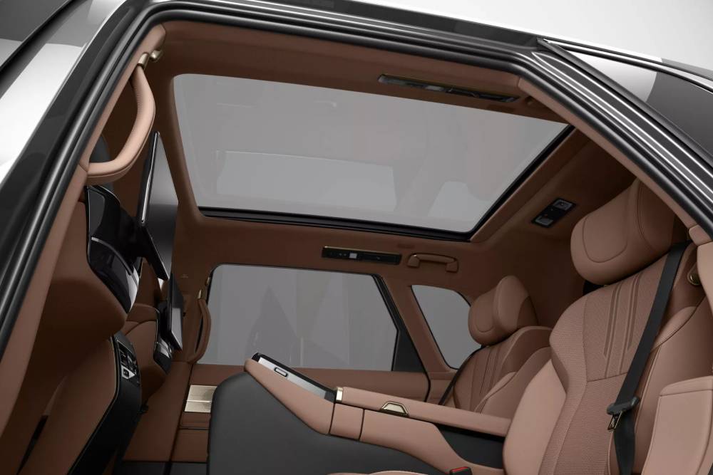 Νέο Toyota Century SUV με πολυτελείς ανέσεις προέδρου