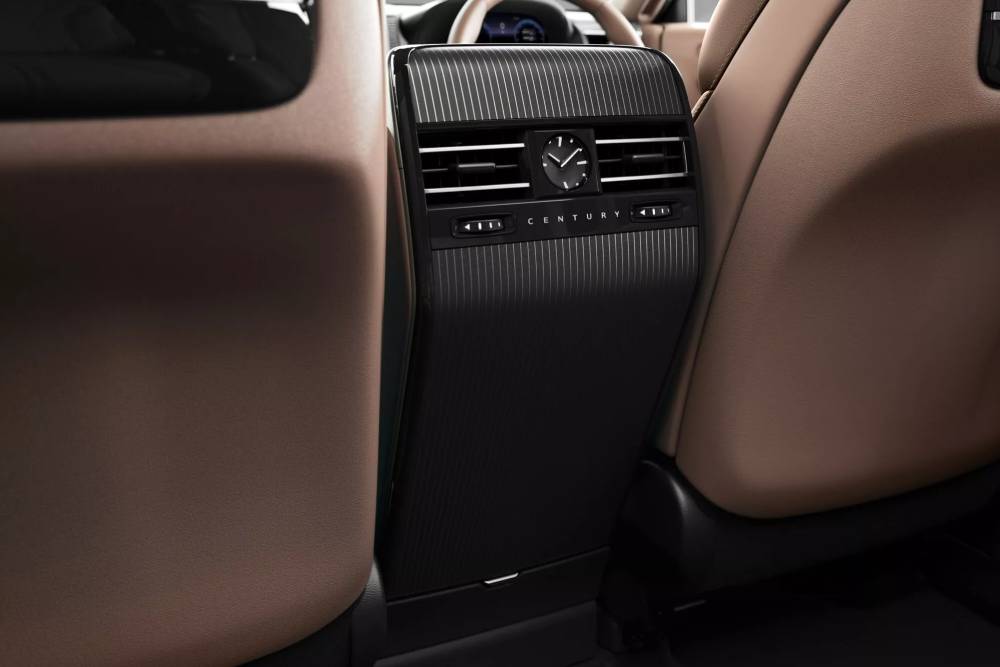 Νέο Toyota Century SUV με πολυτελείς ανέσεις προέδρου