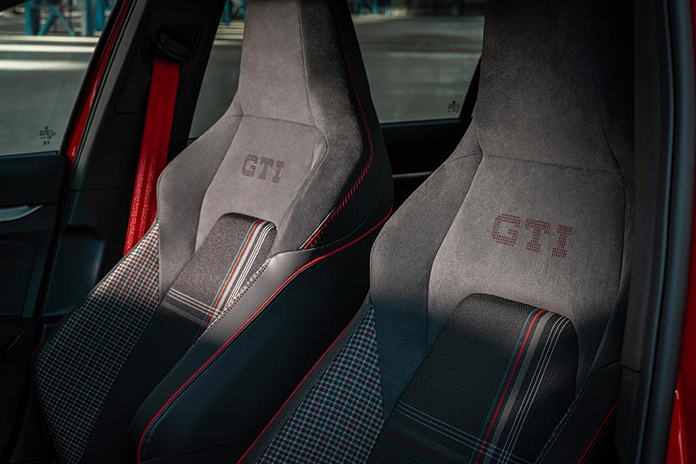 Νέο και εκρηκτικά δυνατό VW Golf GTI Edition 50