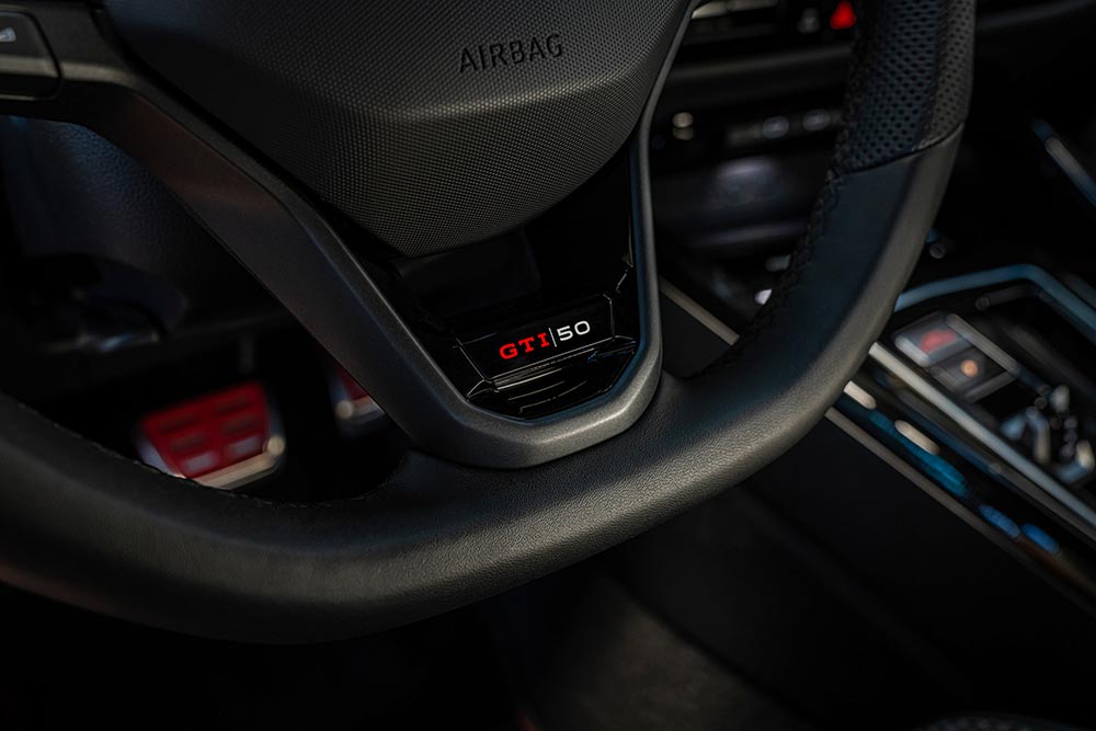 Νέο και εκρηκτικά δυνατό VW Golf GTI Edition 50