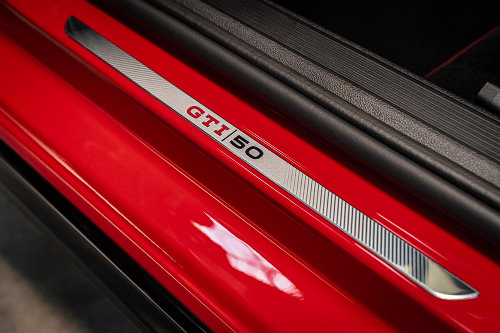 Νέο και εκρηκτικά δυνατό VW Golf GTI Edition 50