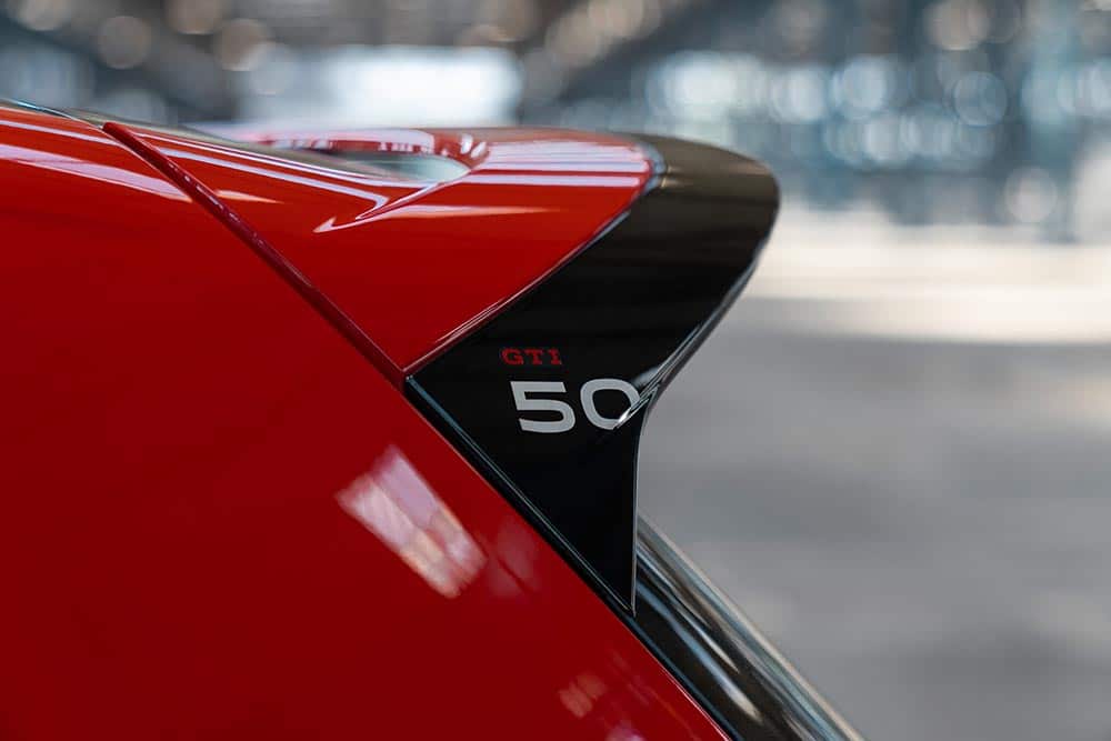 Νέο και εκρηκτικά δυνατό VW Golf GTI Edition 50