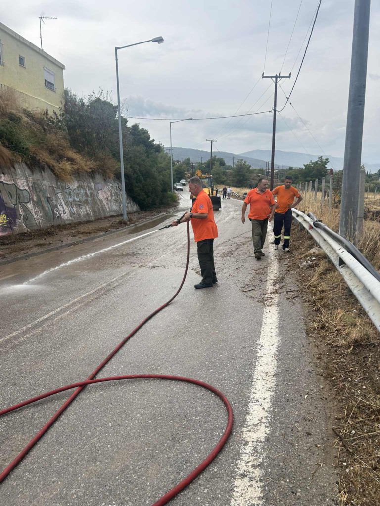Σφοδρή κακοκαιρία και στους Αγίους Θεοδώρους Κορινθίας