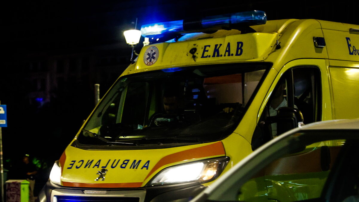 Σοκαριστικό τροχαίο στην καρδιά της Αθήνας – Σοβαρά τραυματίες δύο πεζοί που παρασύρθηκαν από αυτοκίνητο
