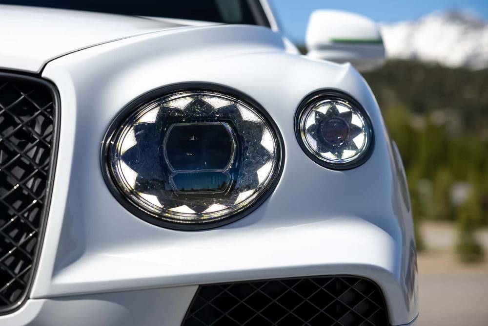 Εκρηκτική υβριδική η νέα Bentley Bentayga Speed