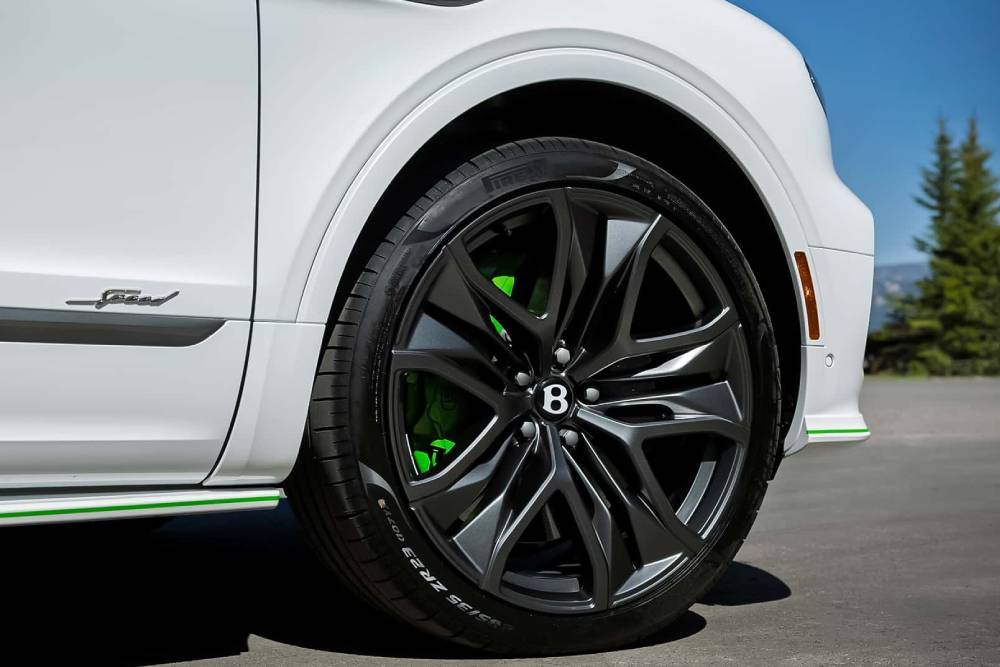 Εκρηκτική υβριδική η νέα Bentley Bentayga Speed