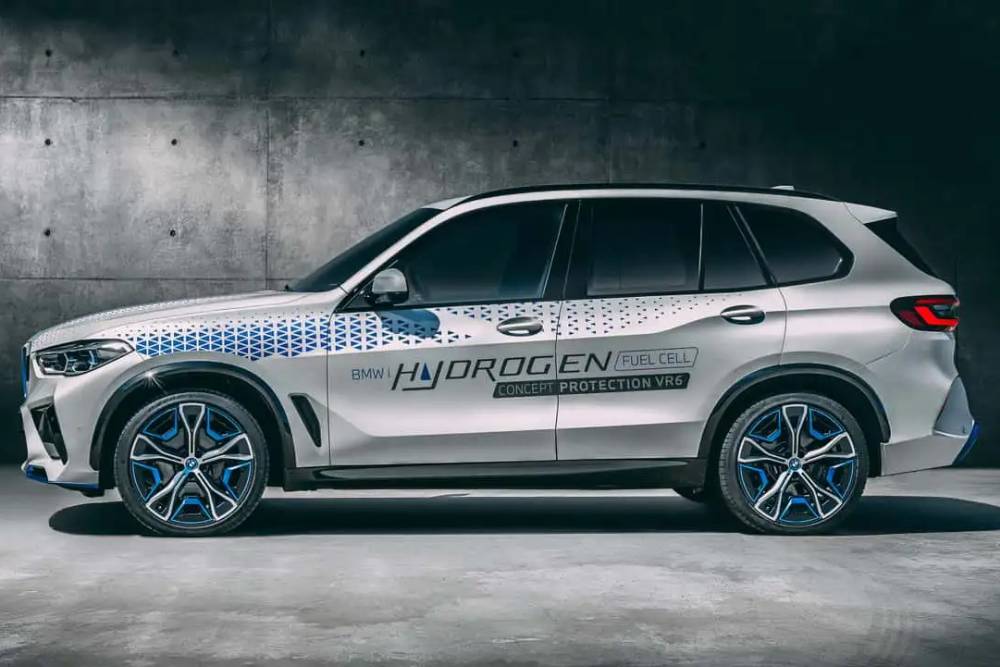 BMW: «Η χρυσή ευκαιρία για υδρογόνο είναι τώρα»