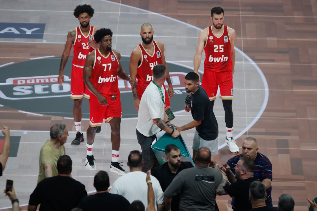 Παναθηναϊκός – Ολυμπιακός: Η "μάχη των αιωνίων", οι καταγγελίες και το πότε θα αποκαλυφθούν οι αποφάσεις για Φουρνιέ και Ναν 3 Παναθηναϊκός – Ολυμπιακός: Η "μάχη των αιωνίων", οι καταγγελίες και το πότε θα αποκαλυφθούν οι αποφάσεις για Φουρνιέ και Ναν