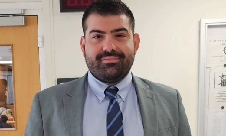 Αστυνομικοί σταμάτησαν 42χρονο για αλκοτέστ και τον "λιντσάρισαν" – Καταγγέλλει ότι του έσπασαν το χέρι και του τσάκισαν τα πλευρά 2 Ο δικηγόρος του 42χρονου, Γαβριήλ Γαβριηλίδης