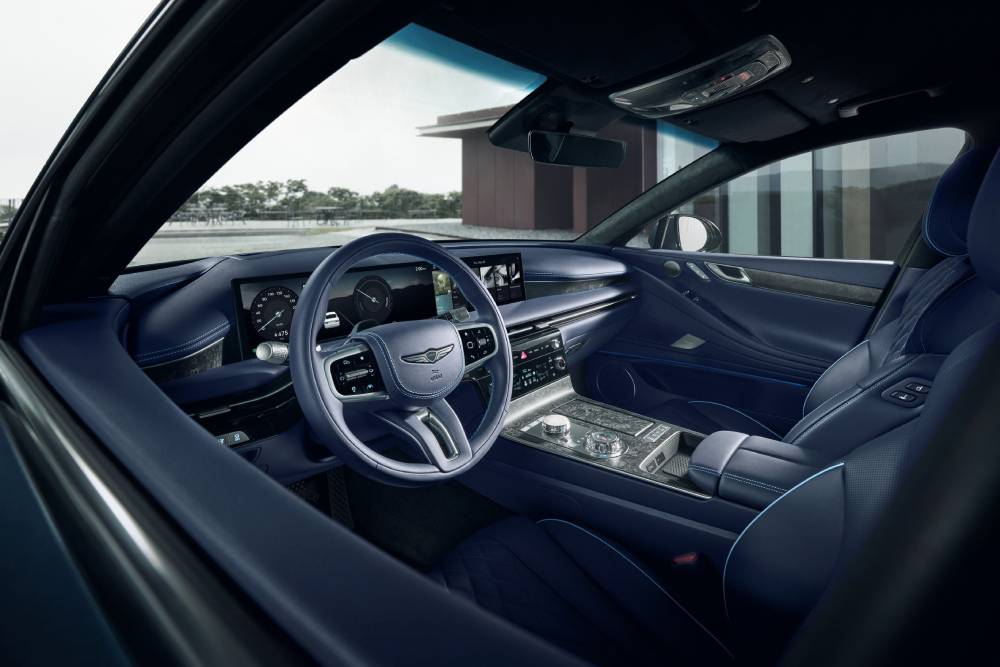 Νέο Genesis G80 Electrified γεμίζει μπαταρία αστραπιαία