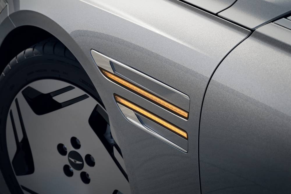 Νέο Genesis G80 Electrified γεμίζει μπαταρία αστραπιαία