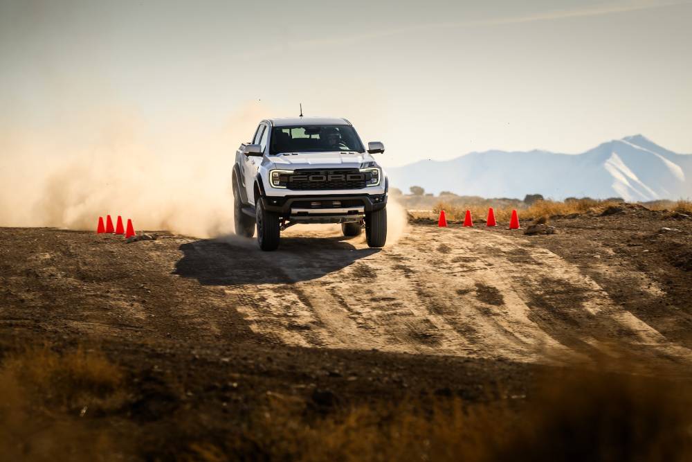 Η σχολή οδήγησης με τα Ford Ranger Raptor