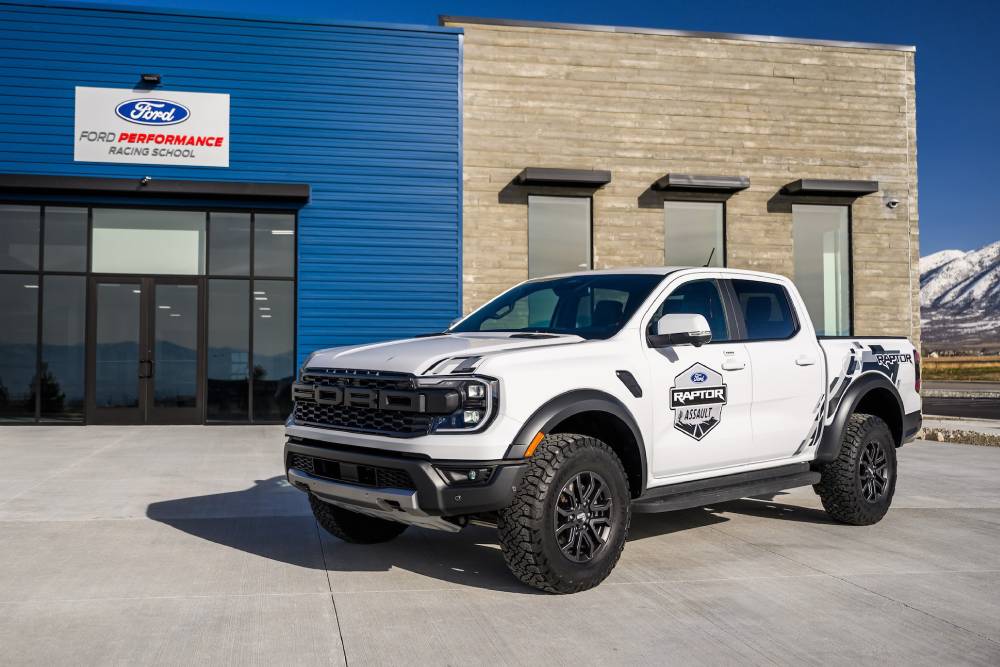 Η σχολή οδήγησης με τα Ford Ranger Raptor
