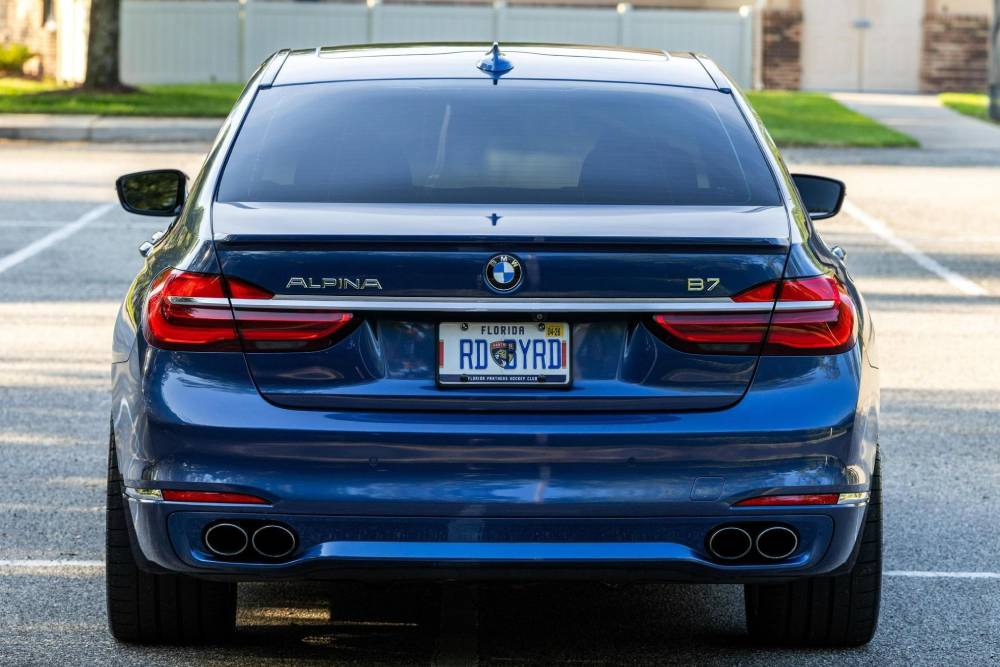 Γκάζια κλάσης με Alpina B7 xDrive 600 ίππων