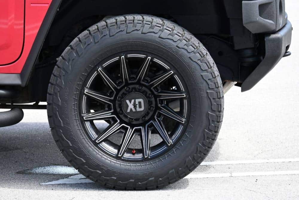 Ευκαιρία-σοκ: Hummer H2 πωλείται μόλις 8.000 ευρώ