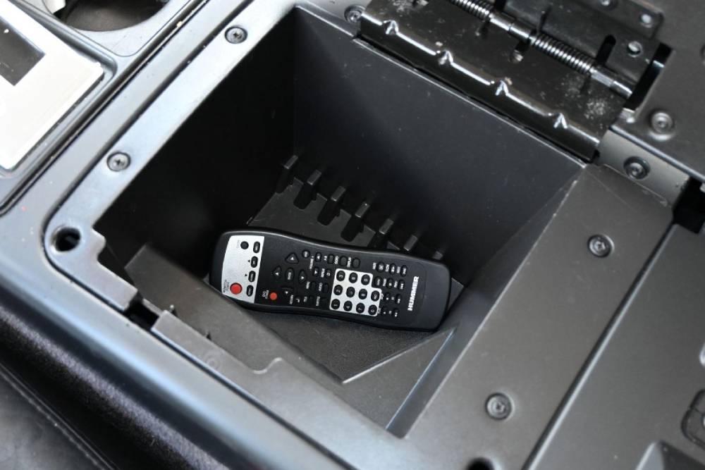 Ευκαιρία-σοκ: Hummer H2 πωλείται μόλις 8.000 ευρώ