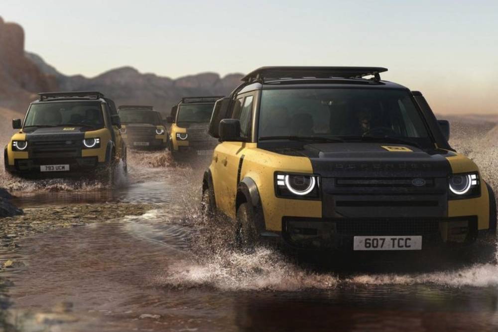 Νέο Land Rover Defender κατακτά την περιπέτεια του Camel Trophy