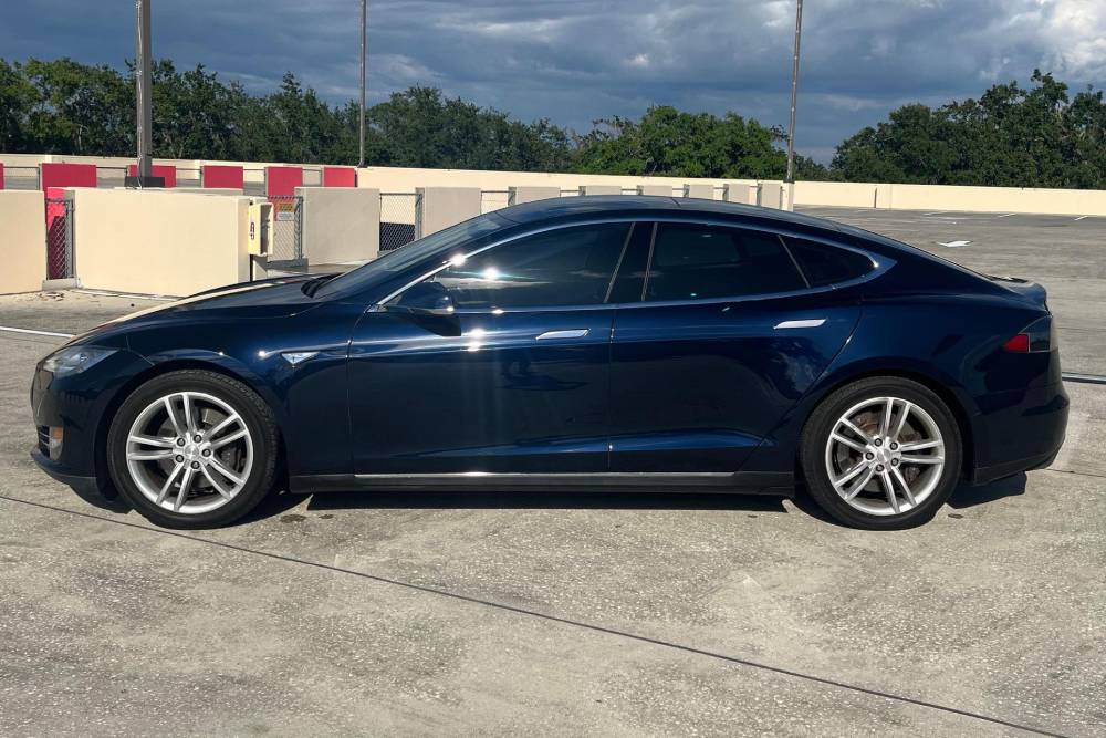 Πόσο αξιόπιστο είναι ένα Tesla Model S αξίας 6.700 ευρώ
