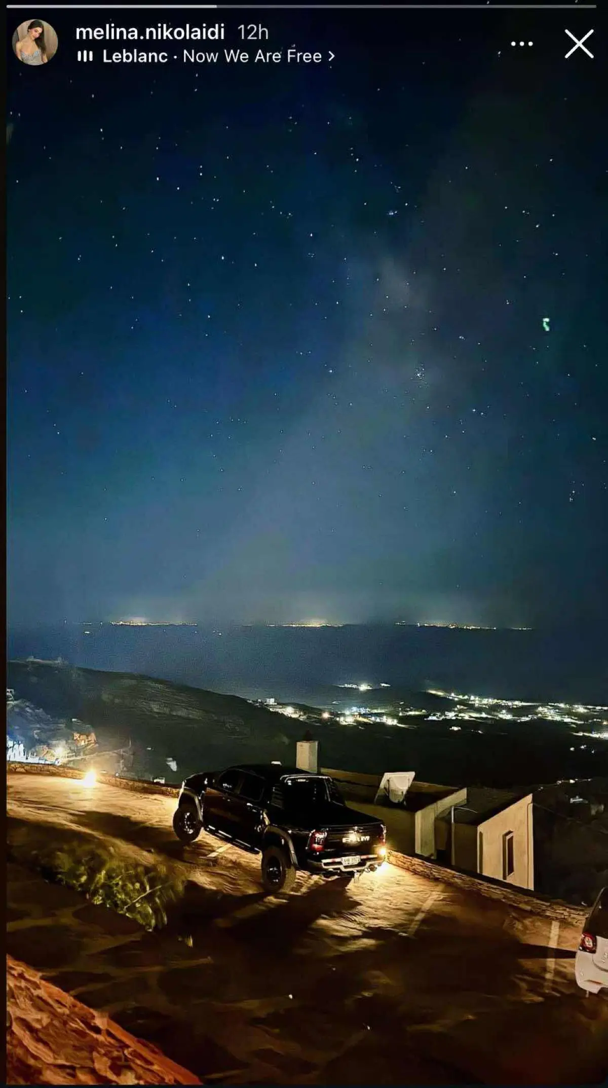 Η ανάρτηση της Μελίνας Νικολαΐδη από την Τήνο