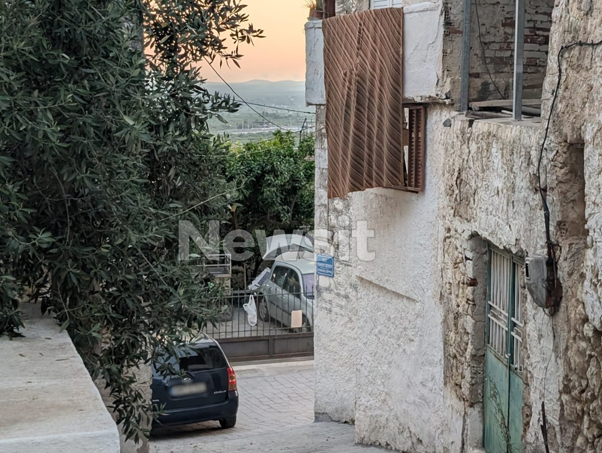 Μεσσηνία: «Ήταν βίαιος, είχε ψυχολογικά και κουβαλούσε πάντα μαχαίρι» αποκαλύπτει συγγενής του 61χρονου που σκότωσε εν ψυχρώ τους γονείς του 2 Το σπίτι του 61χρονου που σκότωσε τους γονείς του στη Μεσσηνία