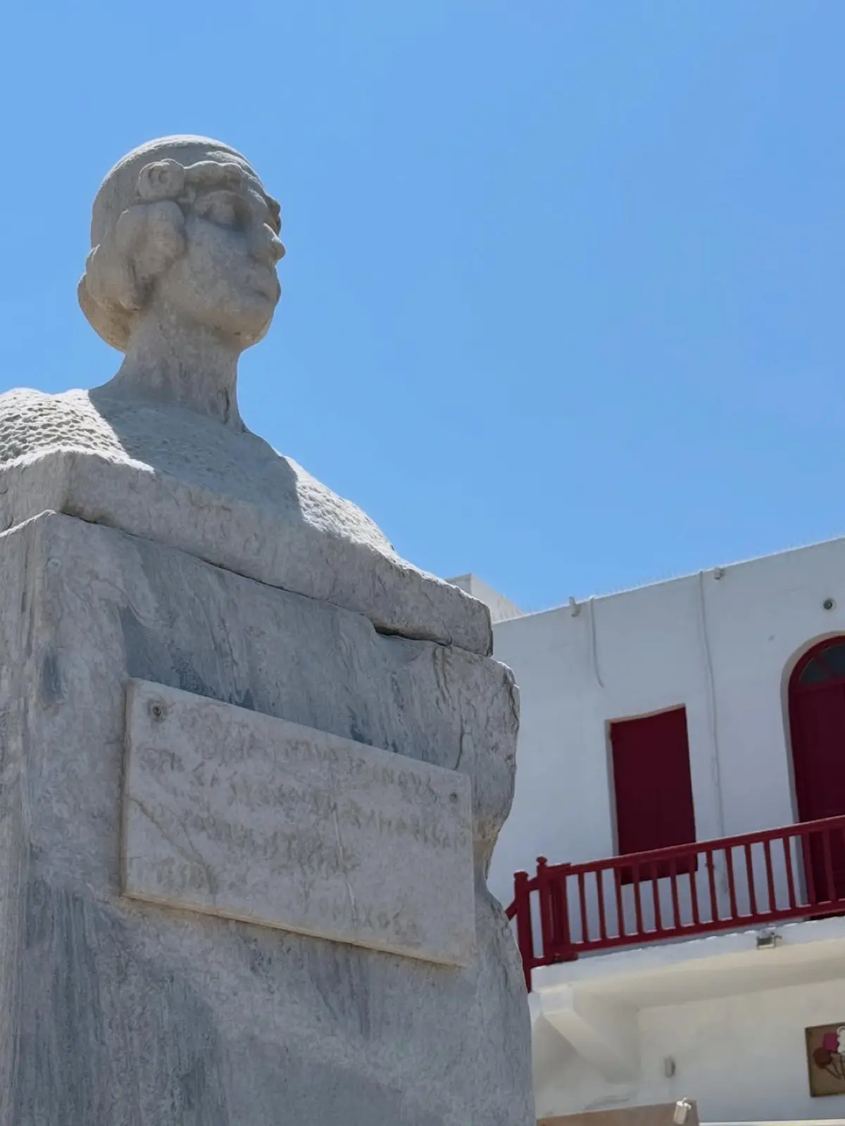 Νάνσυ Αντωνίου: Η τρυφερή αγκαλιά με τον Αρναούτογλου - Το άλμπουμ από τις διακοπές τους στη Μύκονο