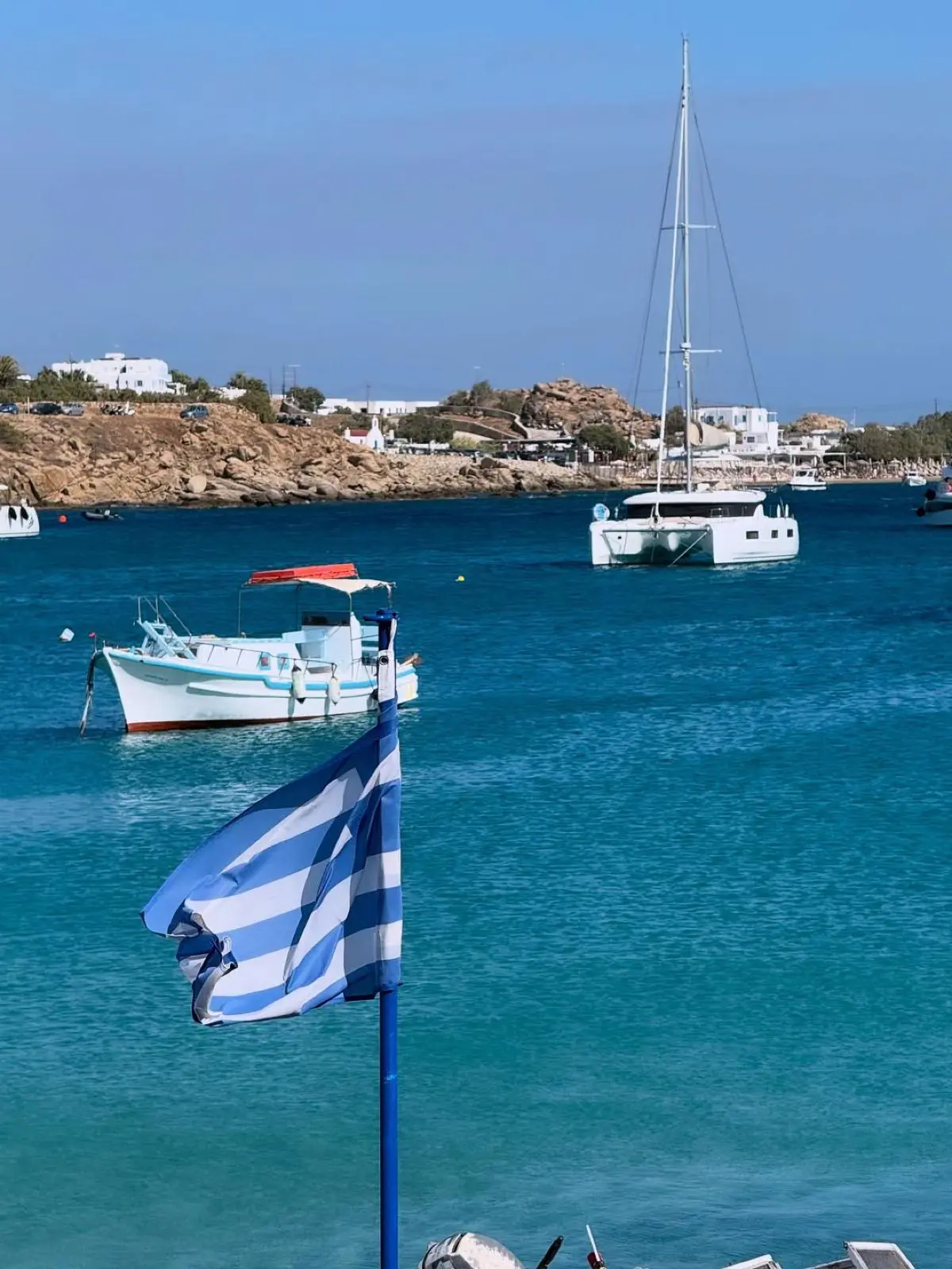 Νάνσυ Αντωνίου: Η τρυφερή αγκαλιά με τον Αρναούτογλου - Το άλμπουμ από τις διακοπές τους στη Μύκονο