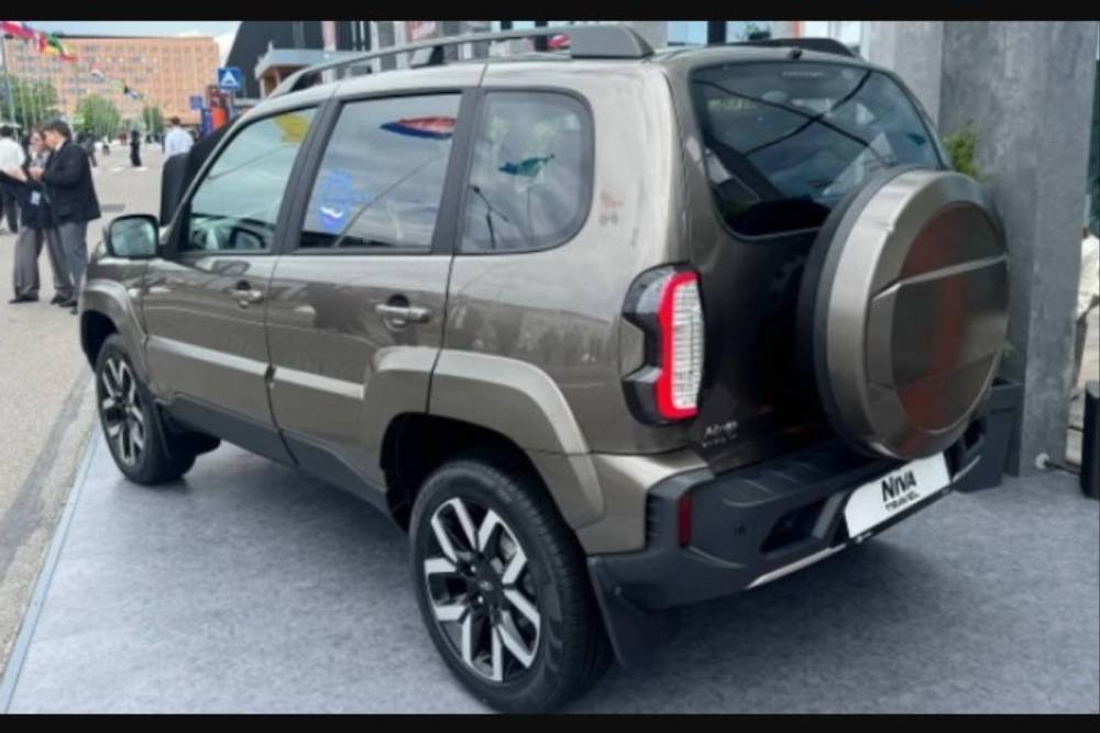 Αποκαλύφθηκε το εντυπωσιακό Lada Niva Travel