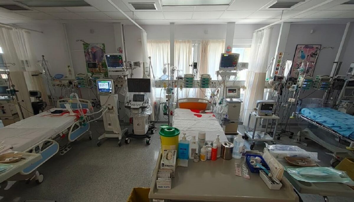 Άρτα: Στο νοσοκομείο του Ρίου τα δύο παιδιά που διασώθηκαν από τον Άραχθο – Μάχη δίνουν οι γιατροί για να τα κρατήσουν στη ζωή 2 Άρτα: Στο νοσοκομείο του Ρίου τα δύο παιδιά που διασώθηκαν από τον Άραχθο – Μάχη δίνουν οι γιατροί για να τα κρατήσουν στη ζωή