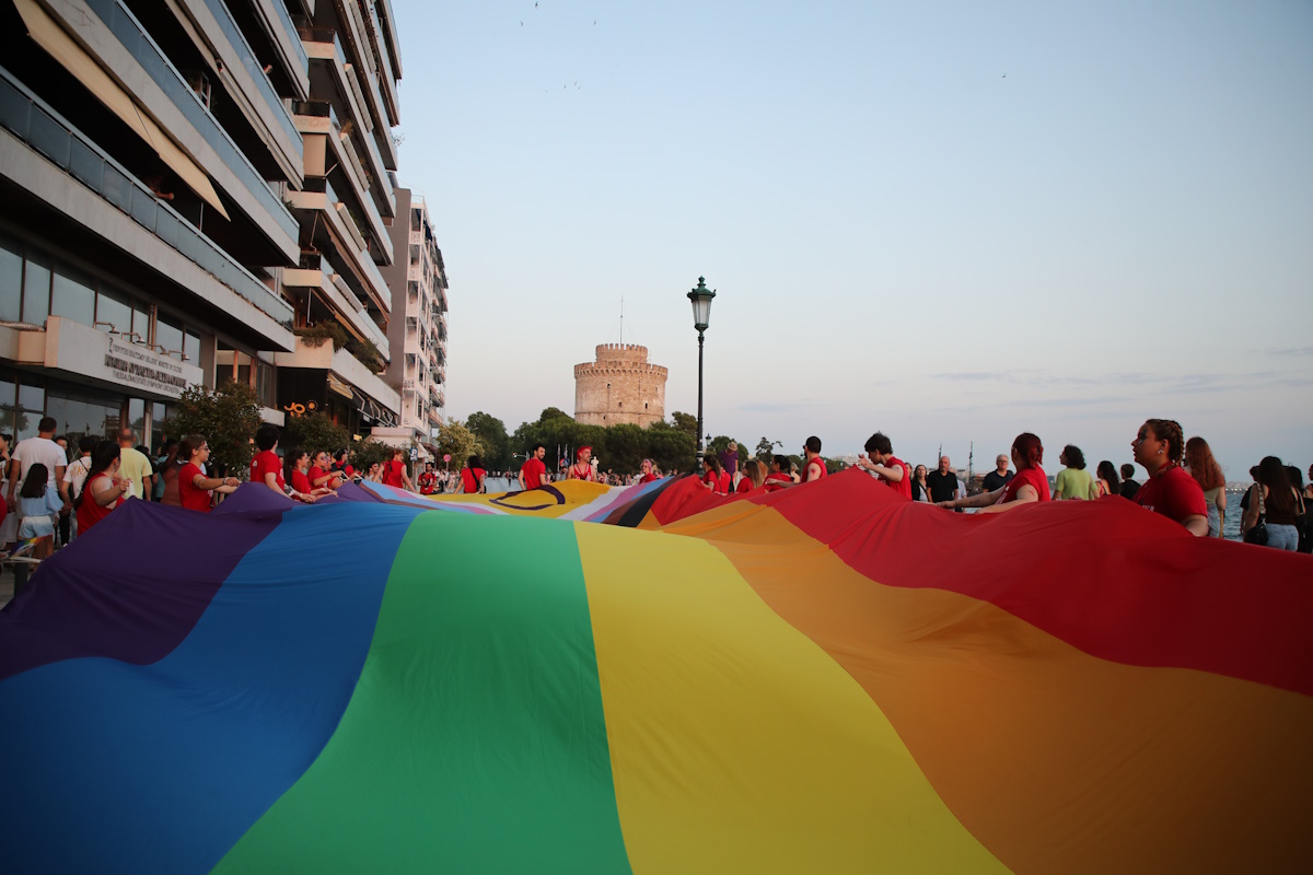 Θεσσαλονίκη: Πλημμύρισε χρώμα, ζωντάνια και υπερηφάνεια – Χιλιάδες πολίτες στο φετινό Thessaloniki Pride 10 Παρέλαση υπερηφάνειας της LGBTQI+ κοινότητας στα πλαίσια του Thessaloniki Pride