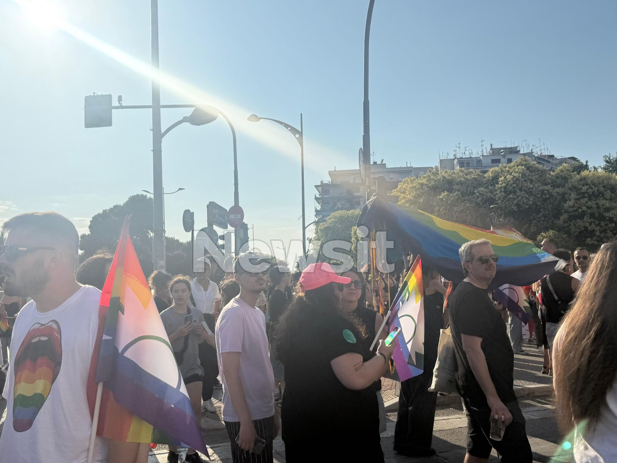Θεσσαλονίκη: Πλημμύρισε χρώμα, ζωντάνια και υπερηφάνεια – Χιλιάδες πολίτες στο φετινό Thessaloniki Pride 14 Παρέλαση υπερηφάνειας της LGBTQI+ κοινότητας στα πλαίσια του Thessaloniki Pride