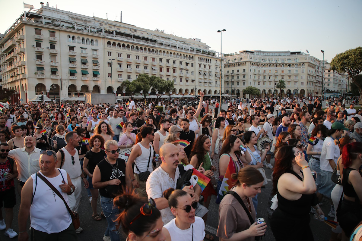 Θεσσαλονίκη: Πλημμύρισε χρώμα, ζωντάνια και υπερηφάνεια – Χιλιάδες πολίτες στο φετινό Thessaloniki Pride 11 Παρέλαση υπερηφάνειας της LGBTQI+ κοινότητας στα πλαίσια του Thessaloniki Pride