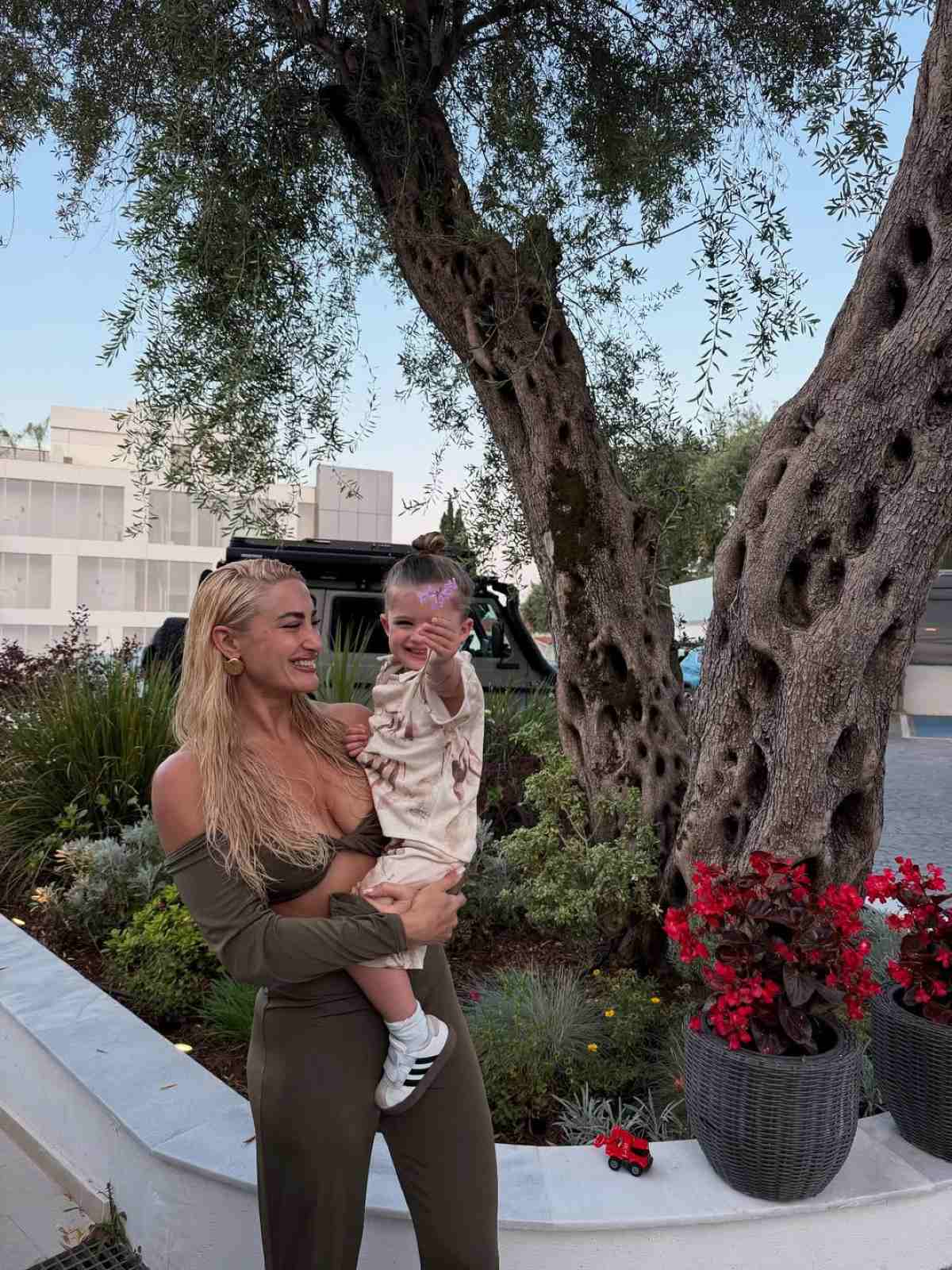 Η Ιωάννα Τούνη με τον γιο της, Πάρη