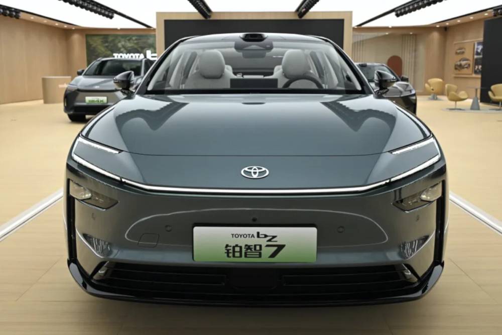 Νέα ναυαρχίδα Toyota με τεχνολογία Xiaomi & Huawei