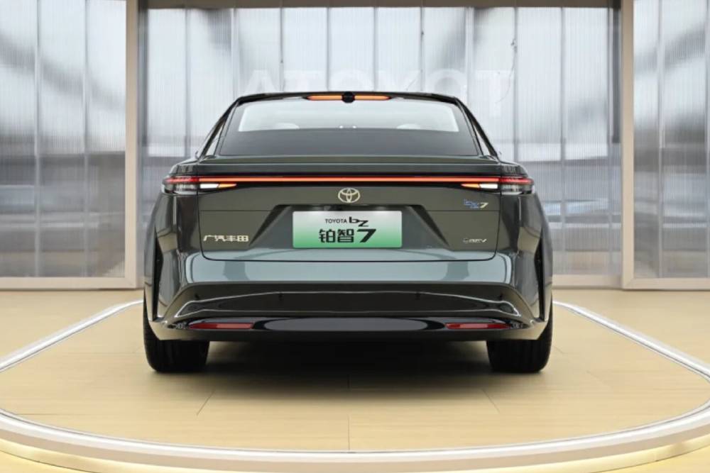Νέα ναυαρχίδα Toyota με τεχνολογία Xiaomi & Huawei