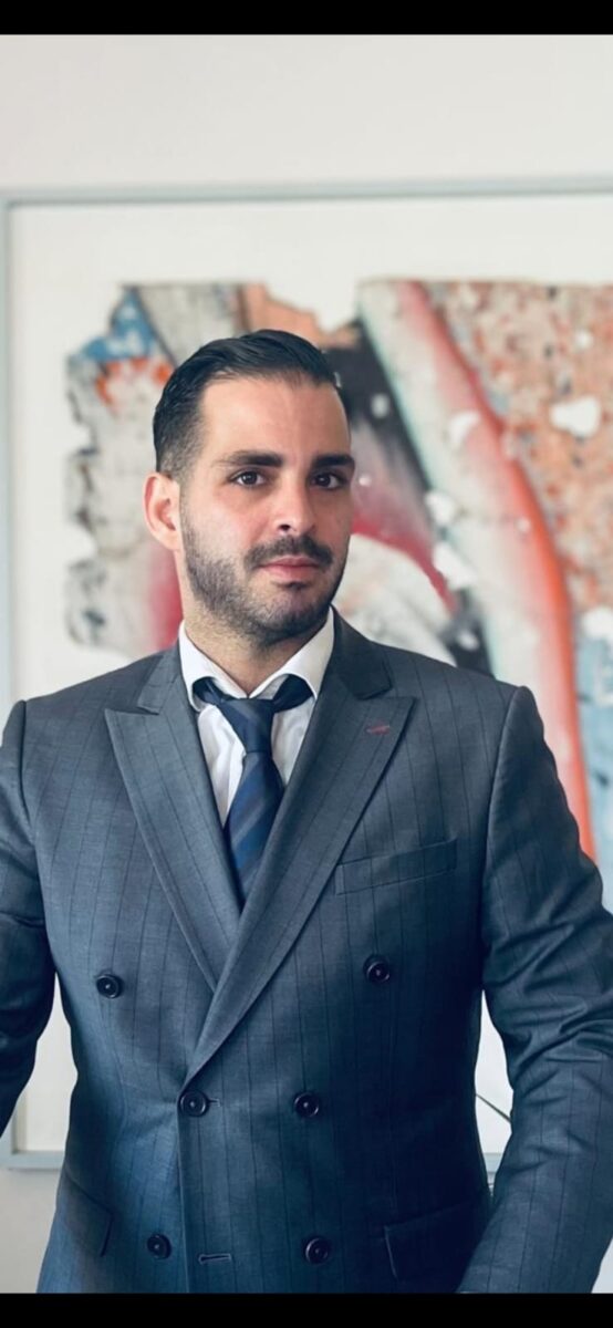 Η δράση της «άγουρης συμμορίας» που σκόρπιζε τον φόβο και τον τρόμο στην Αττική – «Μην κουνήσεις, έχουμε μαχαίρι» 4 Ο δικηγόρος Βαγγέλης Τρουμπετάρης