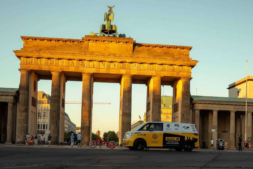 Ο γύρος του κόσμου σε 75 ημέρες με το θρυλικό VW ID. Buzz