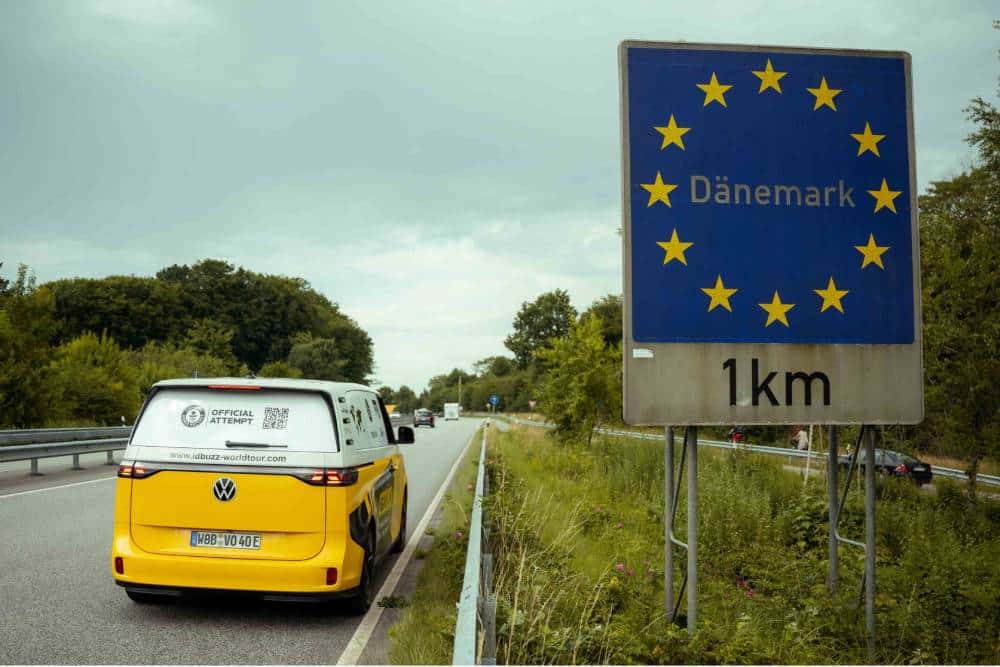 Ο γύρος του κόσμου σε 75 ημέρες με το θρυλικό VW ID. Buzz