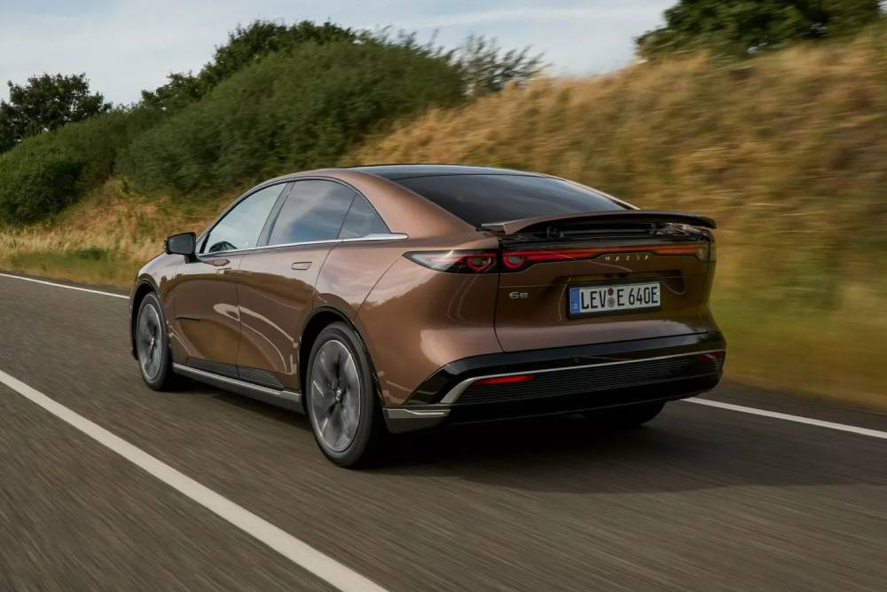 Το νέο Mazda 6e κατέφθασε στην Ευρώπη