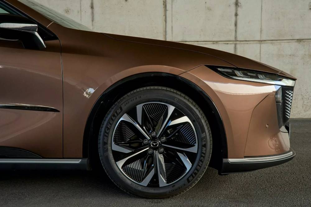 Το νέο Mazda 6e κατέφθασε στην Ευρώπη