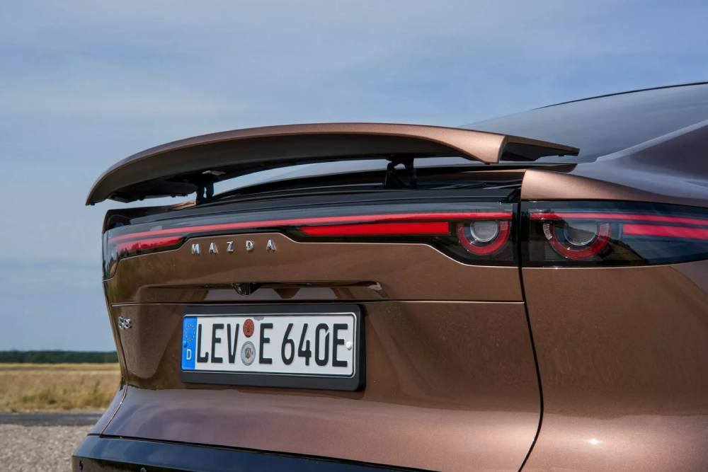 Το νέο Mazda 6e κατέφθασε στην Ευρώπη