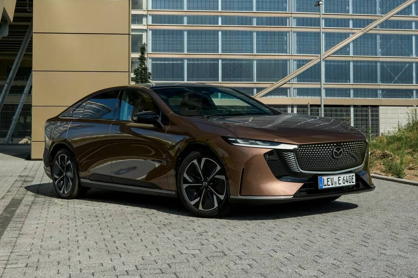 Το νέο Mazda 6e κατέφθασε στην Ευρώπη