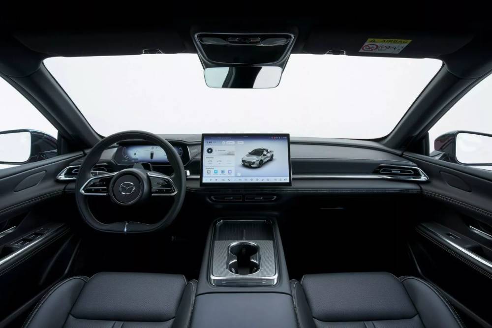 Το νέο Mazda 6e κατέφθασε στην Ευρώπη