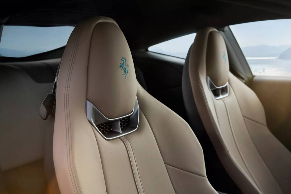 Νέα Ferrari Amalfi με 640 θηριώδη άλογα