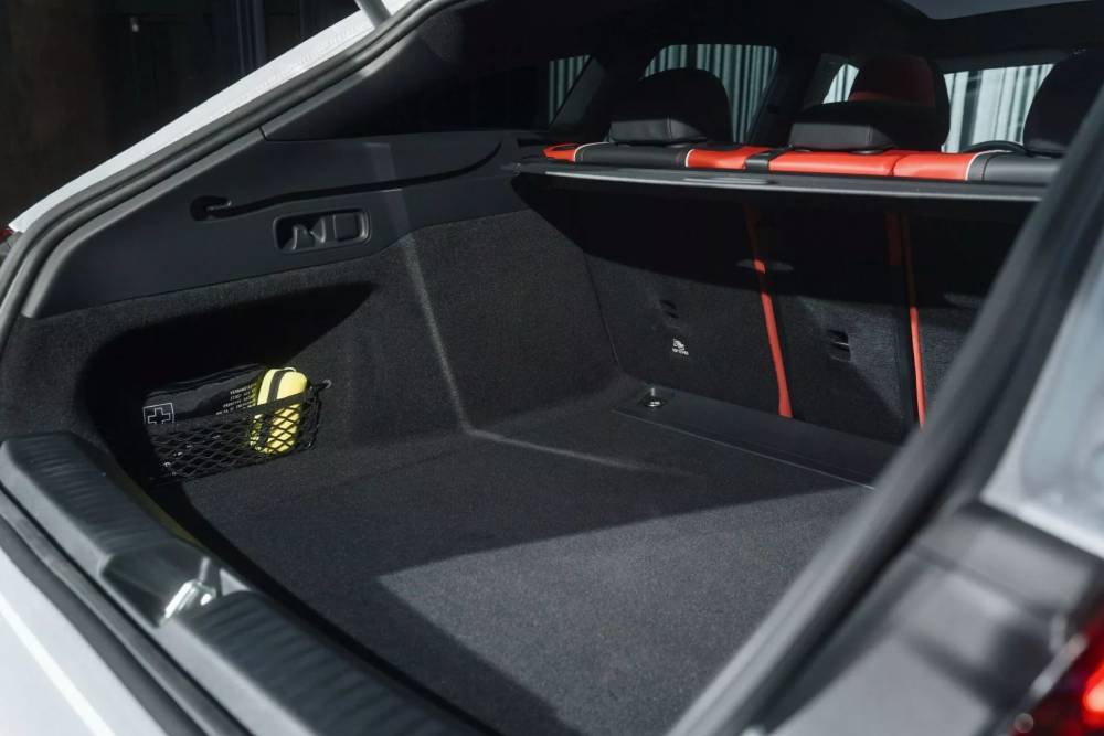 Ηλεκτρική και ανανεωμένη Mercedes CLA Shooting Brake