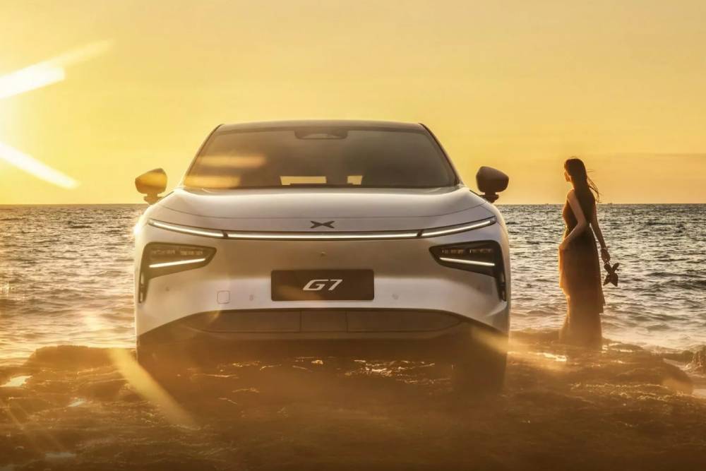 Νέο Xpeng G7 απειλεί το Tesla Model Y