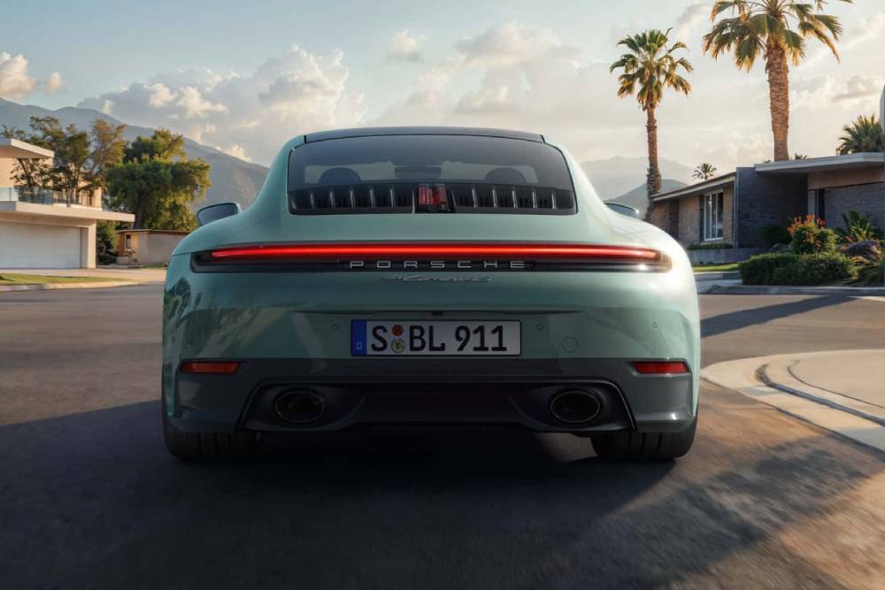 Νέα και εντυπωσιακά δυνατή Porsche 911 Carrera 4S