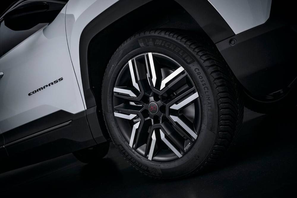 Το Jeep Compass 4xe επαναπροσδιορίζει την περιπέτεια