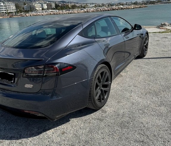 Model S Plaid
