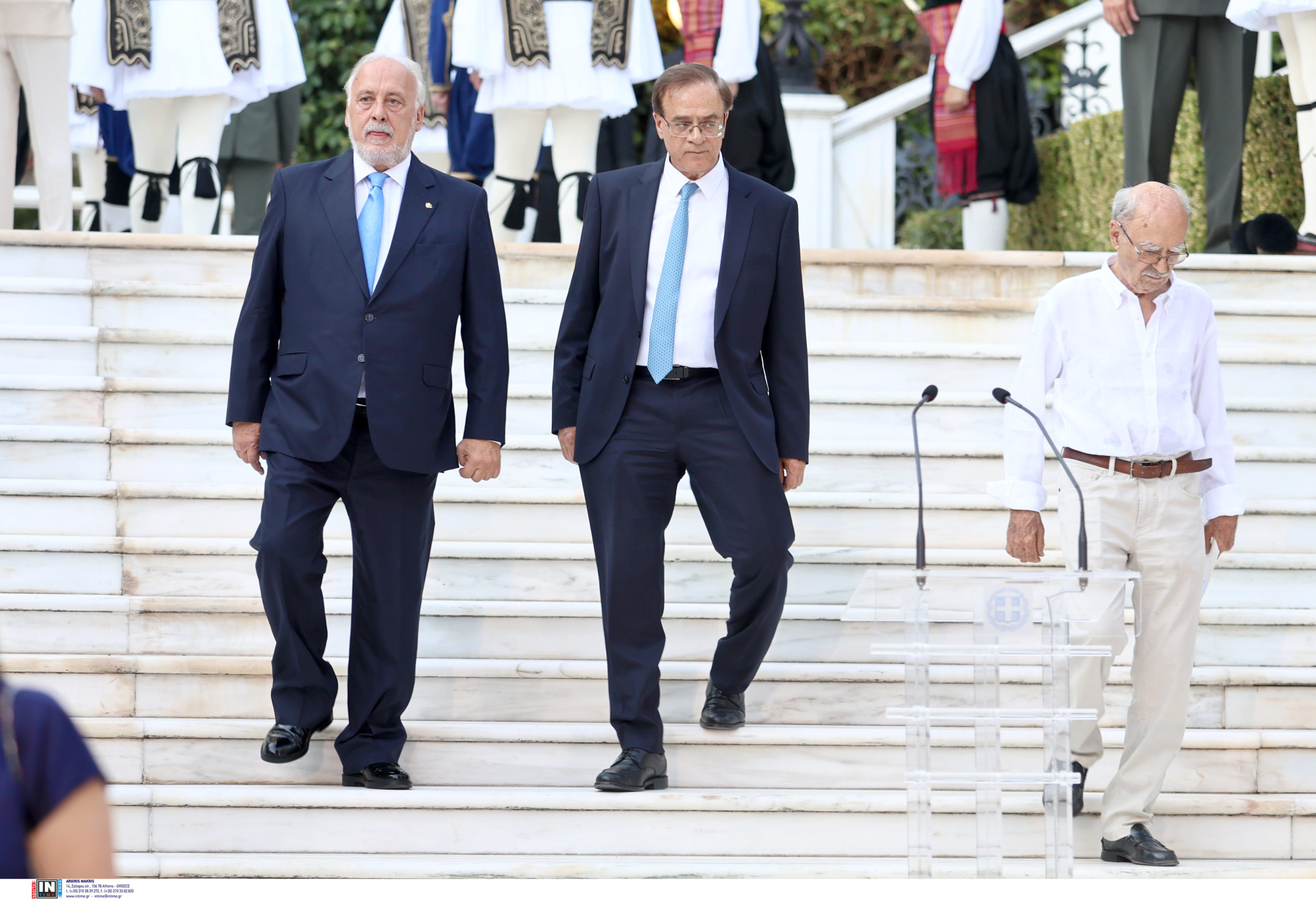 Ψυχρή ατμόσφαιρα στο Προεδρικό Μέγαρο εν μέσω καύσωνα: Το παρασκήνιο, οι ηχηρές απουσίες, οι συζητήσεις και τα μηνύματα – Όσα συνέβησαν στη δεξίωση