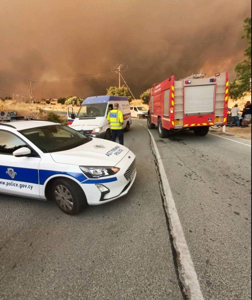 Κύπρος: Τα μέτωπα έχουν σβήσει – Η Λευκωσία εκφράζει ευγνωμοσύνη στις χώρες που συνέβαλαν στην κατάσβεση των πυρκαγιών – ΦΩΤΟ